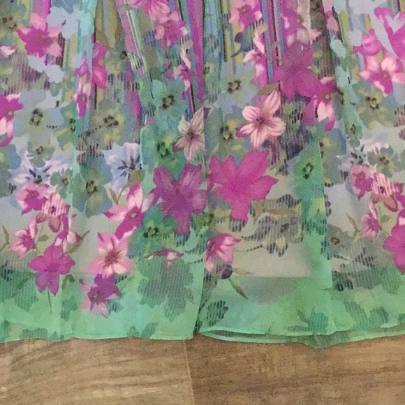 Sandra Darren flowered skirt size 16 - Picture 4 of 12